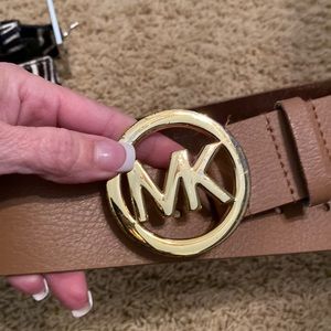 Michael Kors tan belt